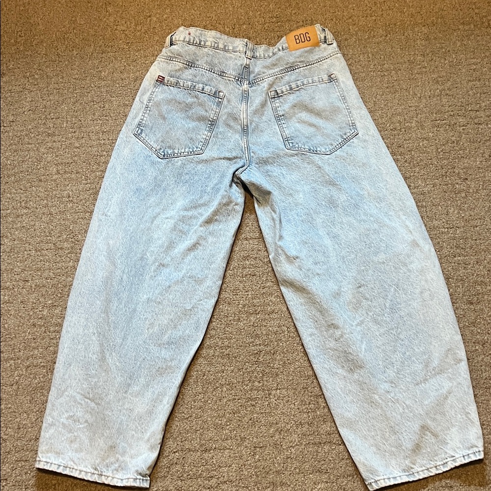 Urban Outfitters BDG light wash RIH mid rise barrel jeans size 32 - Picture 8 of 10